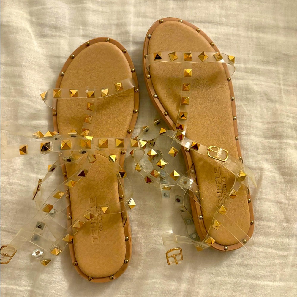 Clear studded flat
